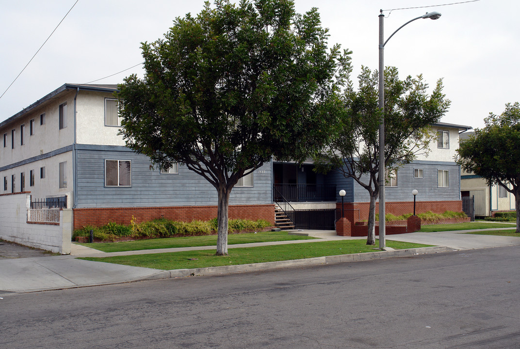 Stepney Apartments in Inglewood, CA - Building Photo