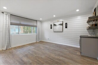 100 Biscayne Dr NW in Atlanta, GA - Foto de edificio - Building Photo