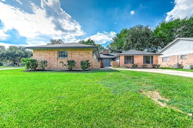 property at 3430 W Creek Club Dr