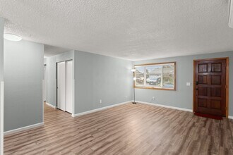 415 Alderwood Pl in Oregon City, OR - Building Photo - Building Photo
