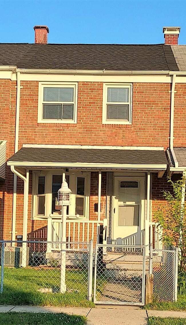 property at 2242 Graythorn Rd