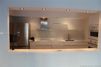 19370 Collins Ave, Unit 121 in Sunny Isles Beach, FL - Building Photo - Building Photo