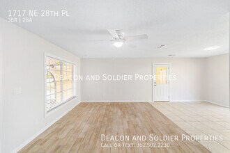 1717 NE 28th Pl in Ocala, FL - Building Photo - Building Photo