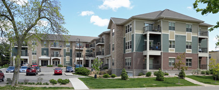 Fairway Glen Apartments in Monona, WI - Building Photo - Building Photo