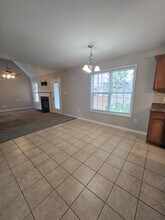 2842 Aristocrat Ln in Fayetteville, NC - Building Photo - Building Photo