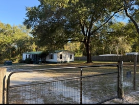 4635 Johns Cemetery Rd in Middleburg, FL - Building Photo