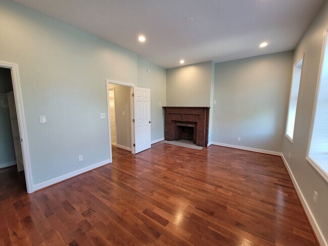 2901 N Calvert St in Baltimore, MD - Building Photo - Building Photo