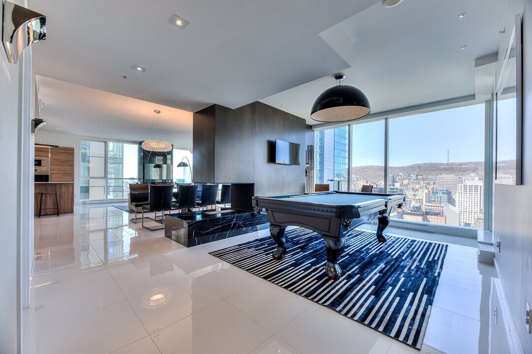 1300 Boul. René-Lévesque O in Montréal, QC - Building Photo