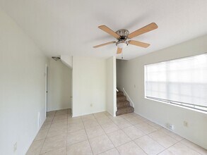 1201 Lake Dr in Gonzalez, FL - Building Photo - Building Photo