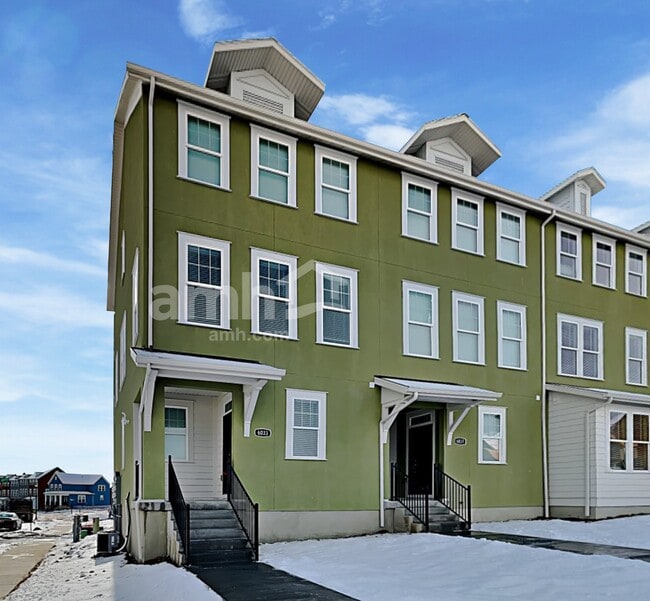 property at 6033 W Copperhawk Dr