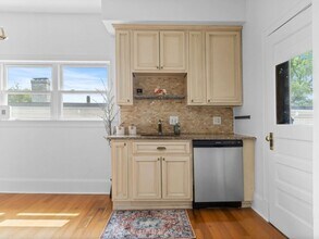 58 Oliver St, Unit 2 in Somerville, MA - Building Photo - Building Photo