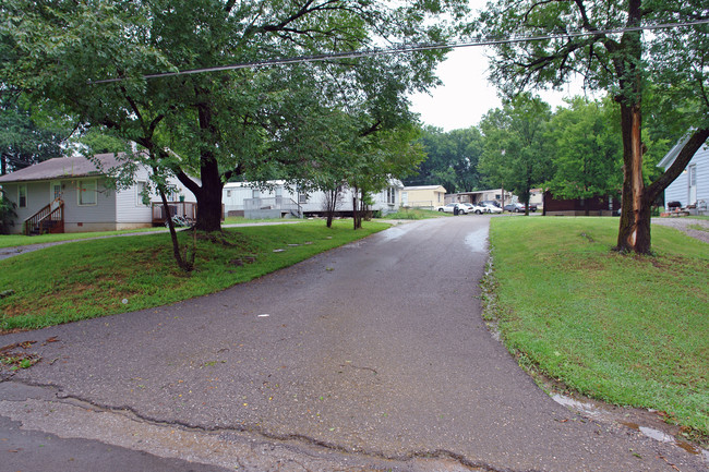 248 Currie Ave in Maryville, TN - Foto de edificio - Building Photo
