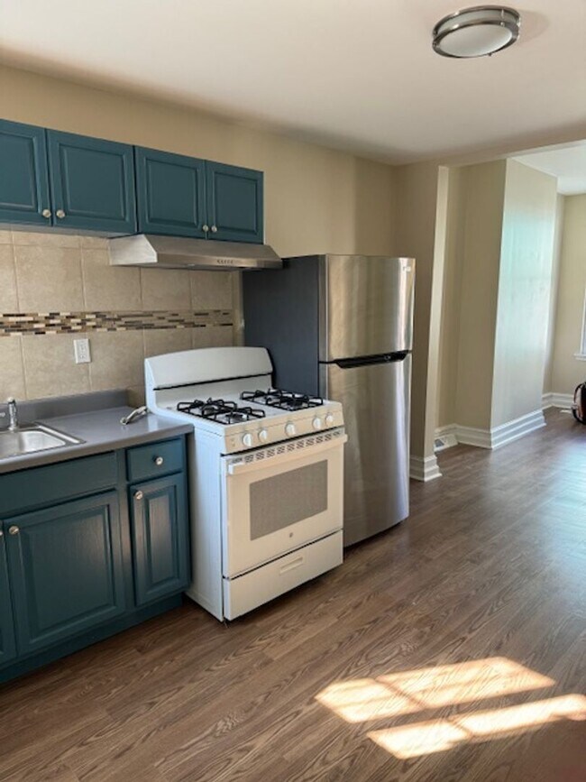 930 Edgley St in Philadelphia, PA - Building Photo - Building Photo
