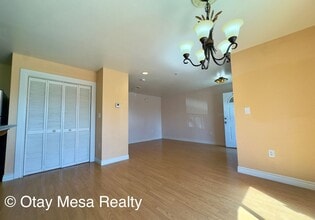 1061 Saturn Blvd in San Diego, CA - Building Photo - Building Photo