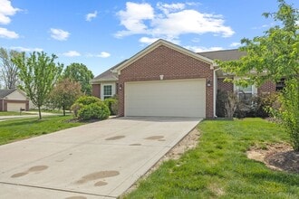 556 Dylan Dr in Avon, IN - Foto de edificio - Building Photo