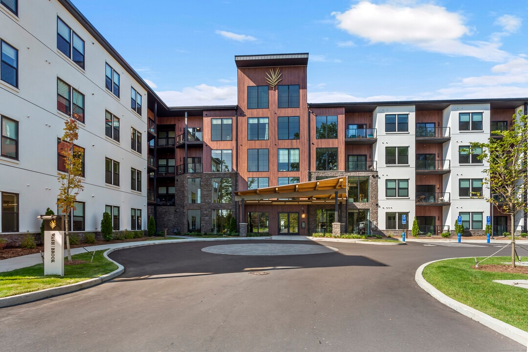 65 Jolley Dr-Unit -317 in Bloomfield, CT - Building Photo
