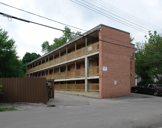 240 Michigan Ave in East Lansing, MI - Foto de edificio - Building Photo