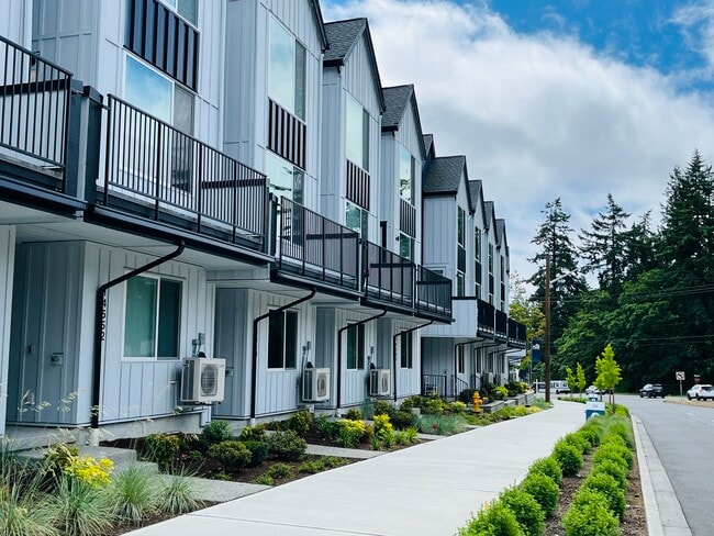 14536 Westminster Way N in Shoreline, WA - Building Photo - Building Photo
