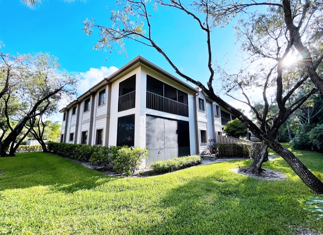 1103 Duncan Cir in Palm Beach Gardens, FL - Building Photo - Building Photo