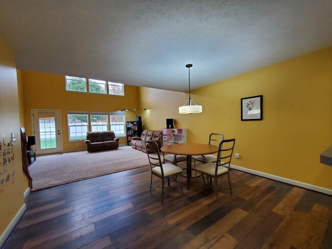 8937 Merryvale Dr in Twinsburg, OH - Building Photo - Building Photo