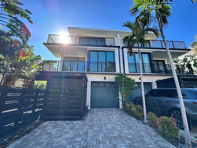 property at 722 NE 15th Ave