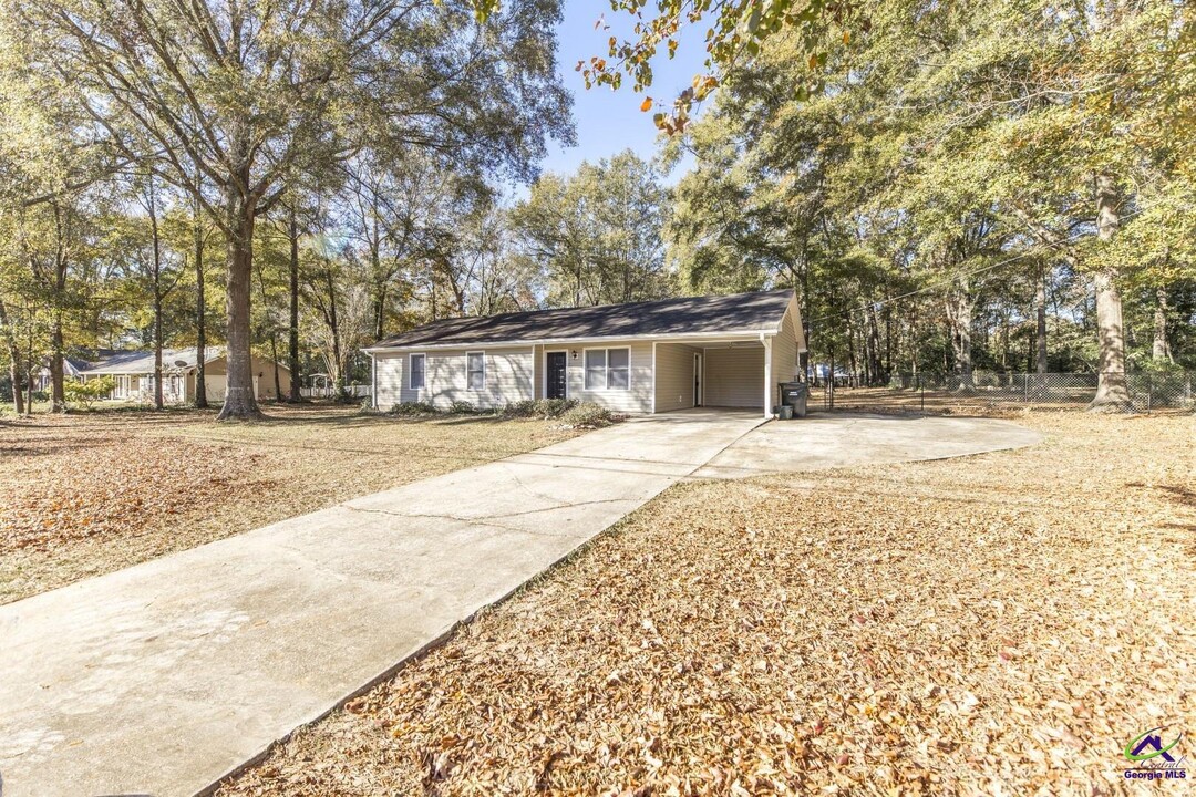 245 Lake Joy Rd in Perry, GA - Building Photo