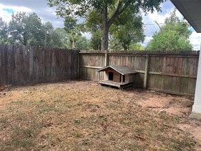 1841 Caroline Ln in Sealy, TX - Building Photo - Building Photo