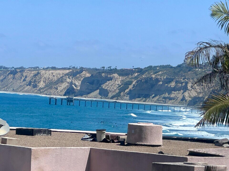 1888 Viking Way in San Diego, CA - Building Photo