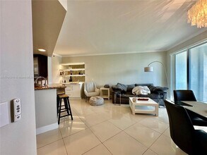 3255 NE 184th St, Unit # 12507 in Aventura, FL - Foto de edificio - Building Photo