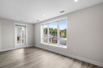 29 Heckman Ave in Bridgewater, NS - Building Photo - Building Photo