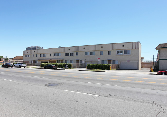 14664 Roscoe Blvd in Panorama City, CA - Building Photo - Building Photo