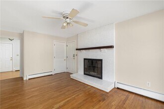 18 Coggeshall Way in Middletown, RI - Building Photo - Building Photo