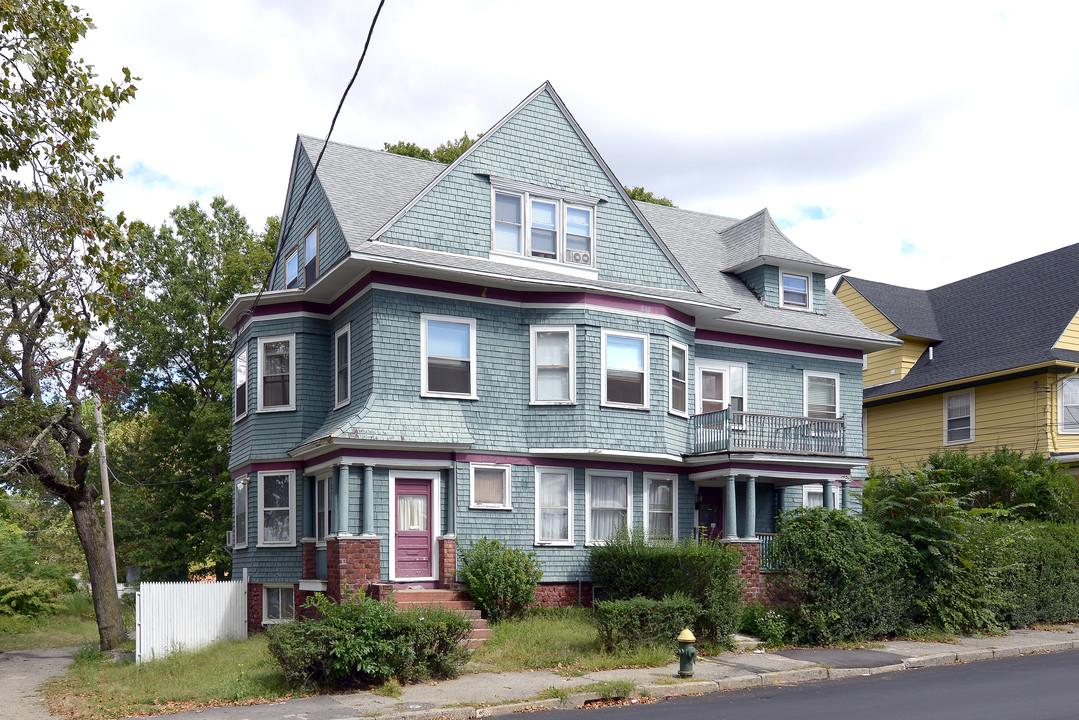 104 Olney St in Providence, RI - Building Photo