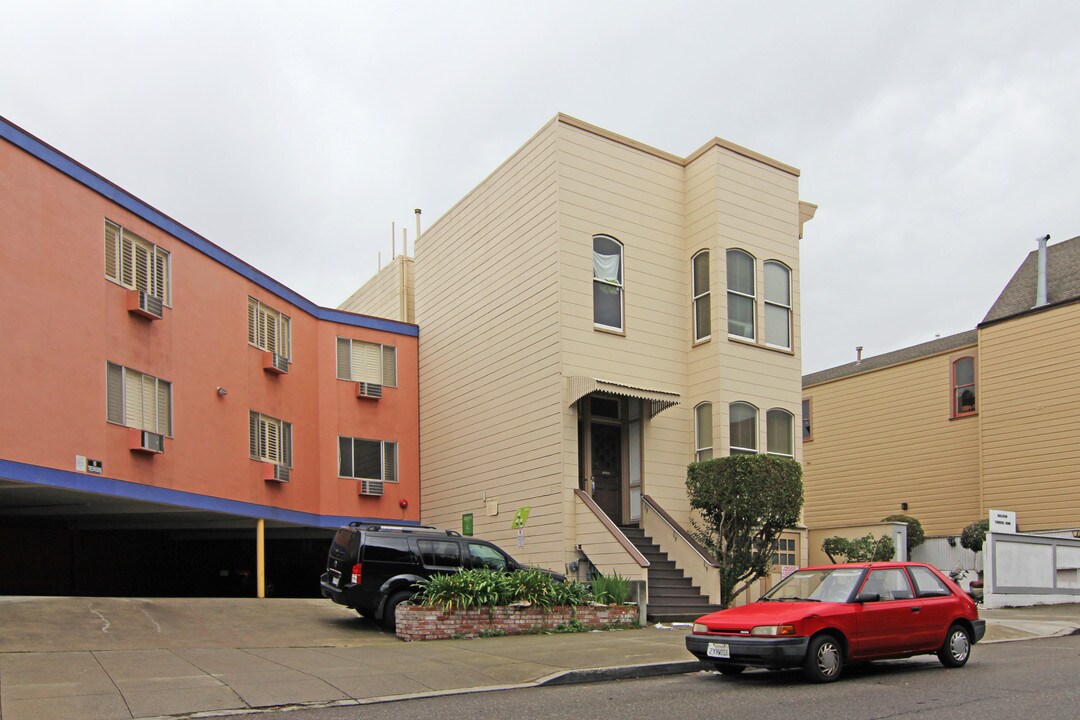 2153 15th St in San Francisco, CA - Foto de edificio