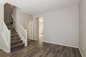 5208 W Warner St in Phoenix, AZ - Foto de edificio - Building Photo