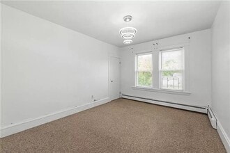 160 Papineau Ave in Woonsocket, RI - Building Photo - Building Photo