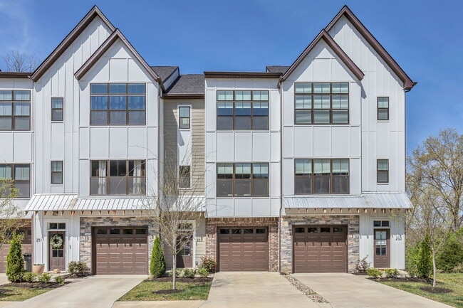 253 Stonecrest Cir in Nashville, TN - Foto de edificio - Building Photo