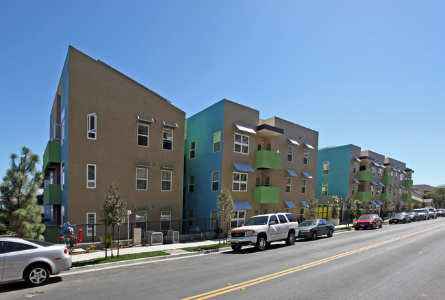 Kalos Apartments in San Diego, CA - Foto de edificio - Building Photo