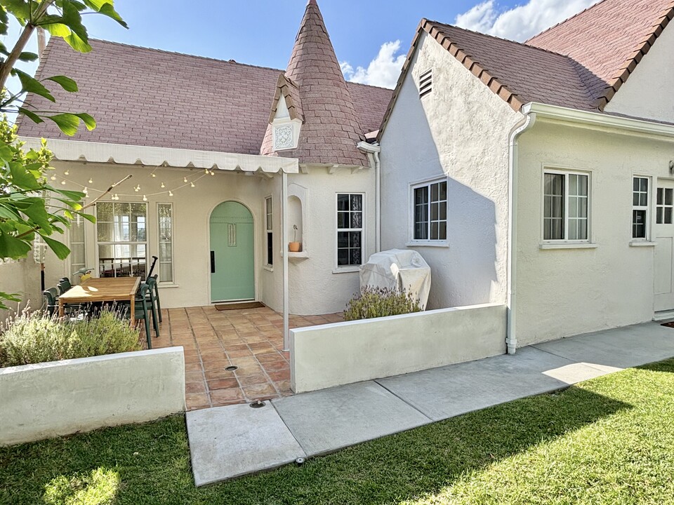1043 Marion Dr in Glendale, CA - Building Photo