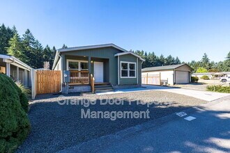2106 SE Richmond Ln in Port Orchard, WA - Building Photo - Building Photo