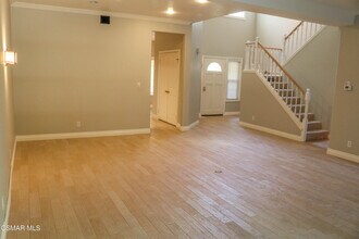 1032 Cherry Creek Cir in Westlake Village, CA - Building Photo - Building Photo