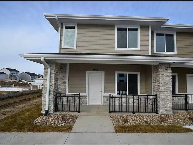 property at 660 SE Greyson Ln