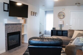 6903 Gold Kings Ave, Unit A in Anchorage, AK - Building Photo - Building Photo