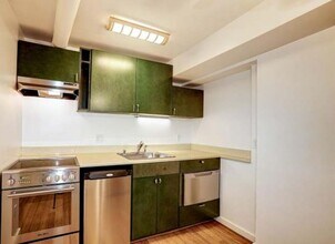 2506 Cliffbourne Pl NW, Unit APT B in Washington, DC - Building Photo - Building Photo