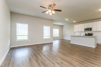 624 Levine Ct in Montgomery, TX - Building Photo - Building Photo