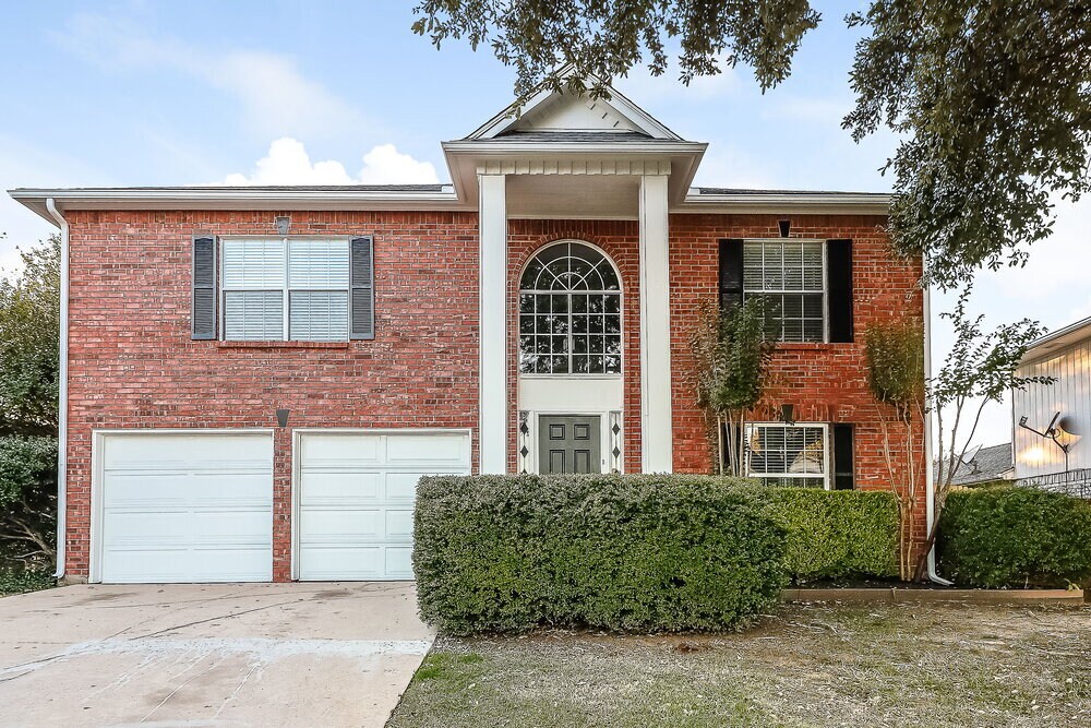 5528 Royal Meadow Ln in Arlington, TX - Building Photo