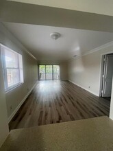 5975 Forest Hill Blvd, Unit 201 in West Palm Beach, FL - Building Photo - Building Photo