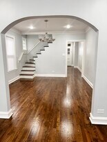 2950 N Lowell Ave in Chicago, IL - Building Photo