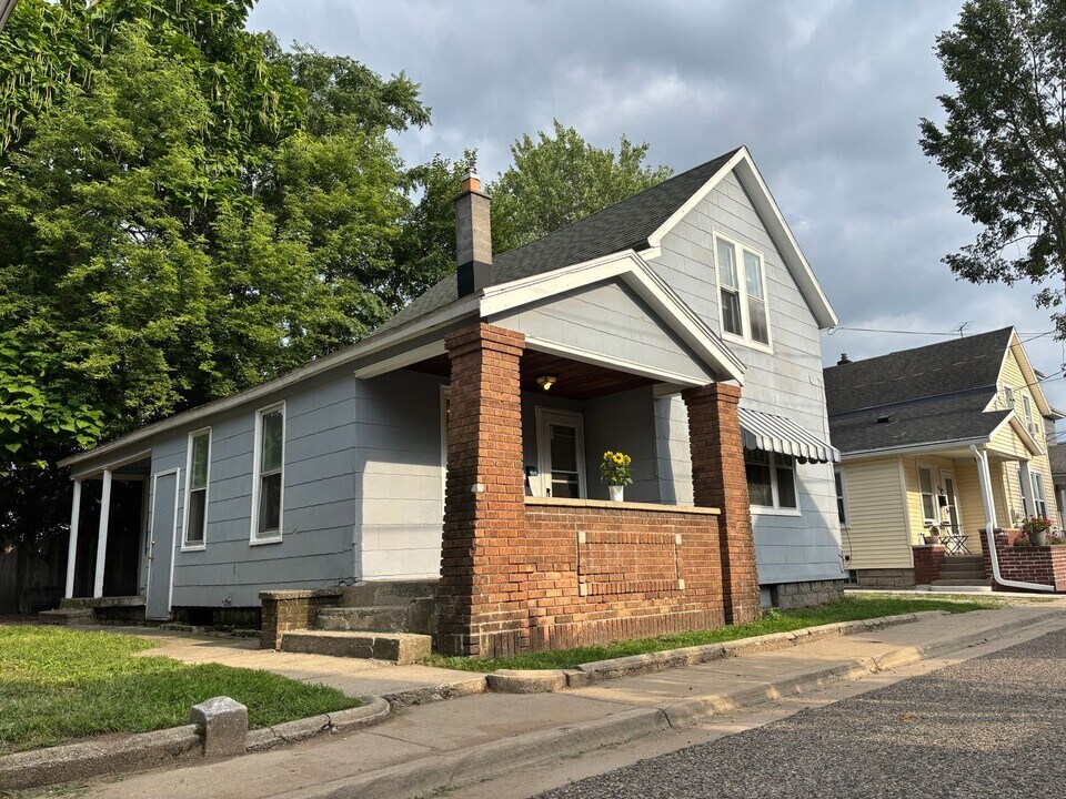 44 Vandine Pl NE in Grand Rapids, MI - Building Photo
