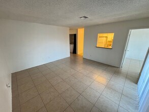 4590 Carriage Park Dr in Las Vegas, NV - Building Photo - Building Photo